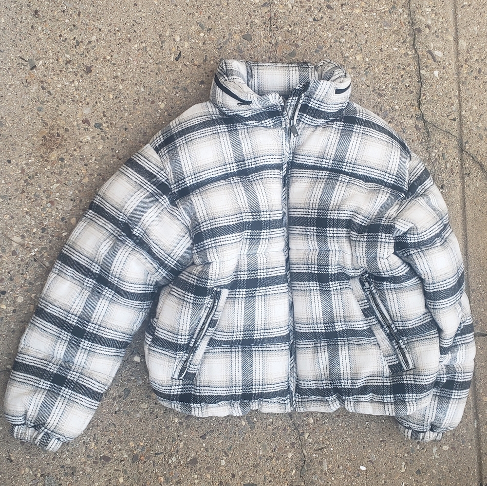Plaid puffer coat size xs